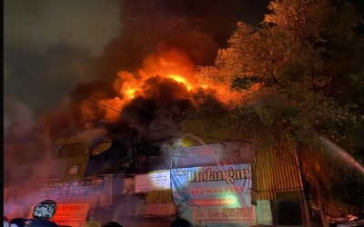 KEBAKARAN HEBAT LANDA PASAR TRADISIONAL DI BANDUNG